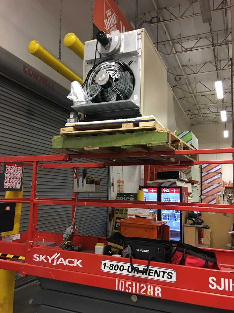 Commercial equipment lift